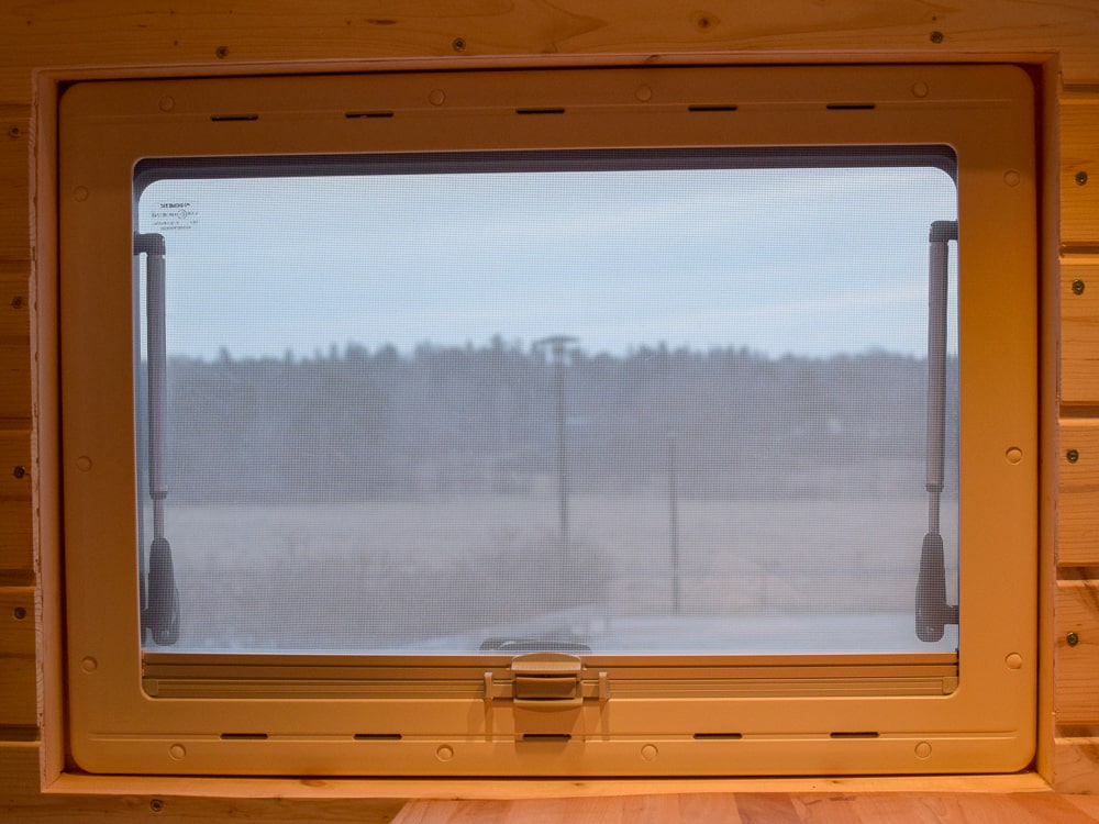 Seitz S4 Fenster mit Müchennetz